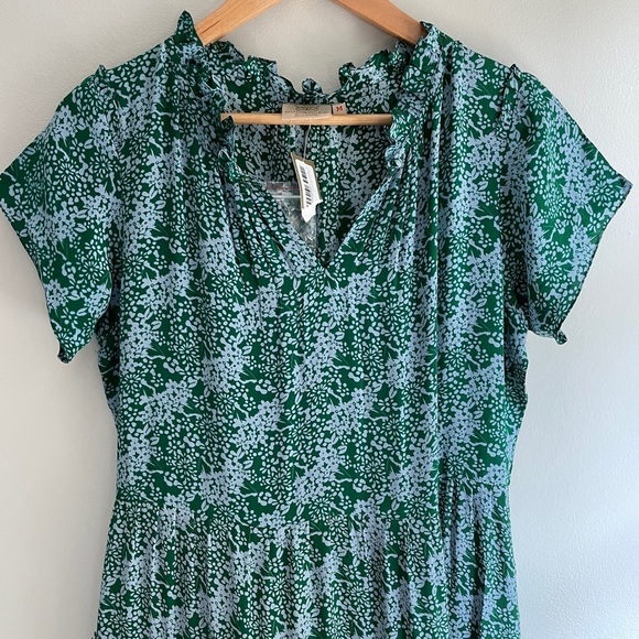 NWT Rungolee Scarlette Silk Tiered Maxi Dress in Jade Jasmine Jungle Siz… - Picture 3 of 4